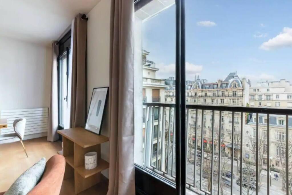 Avenue Montaigne Luxury Apartment 2Br 4P Париж Екстериор снимка
